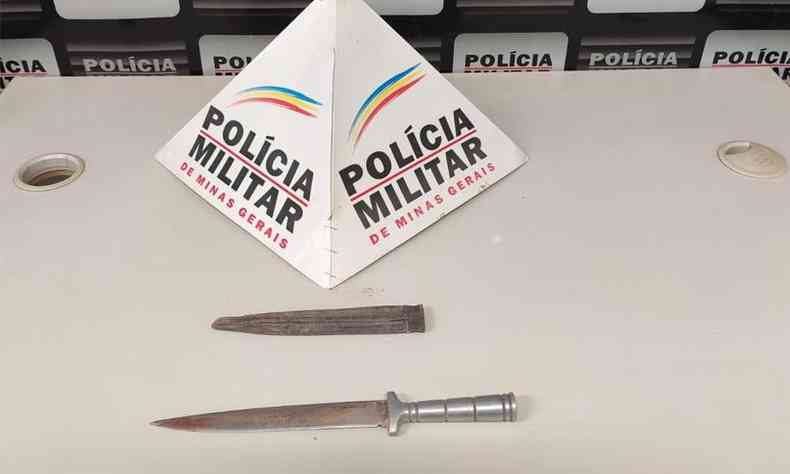 A faca utilizada no crime foi apreendida pela PM de Patrocnio
