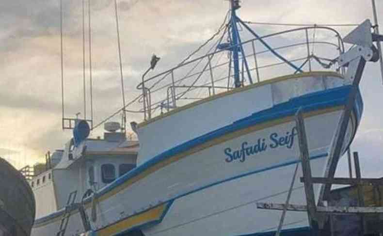 Barco que naufragou em Santa Catarina