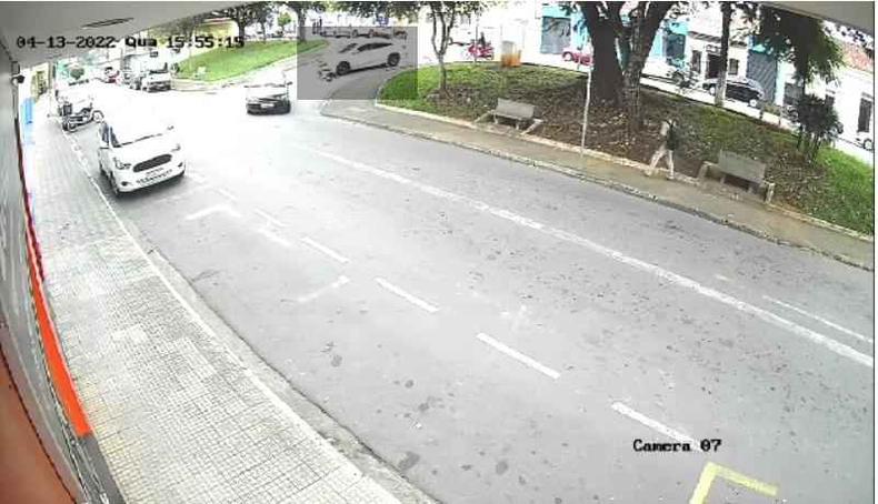 Carro passou sobre a vtima cada