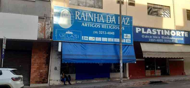 Loja de produtos religisos fechada em Montes Claros (foto: Luiz Ribeiro/EM/DA Press)