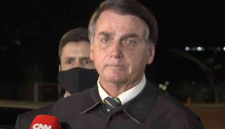 Jair Bolsonaro defende a cloroquina mesmo sem comprovao cientfica, justamente na contramo do indicado pelos especialistas(foto: Reproduo/CNN)