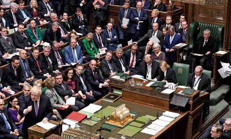 Foram 358 votos a favor e 234 dos parlamentares contra o texto sobre as regras para consumar a separao em definitivo (foto: JESSICA TAYLOR/AFP)