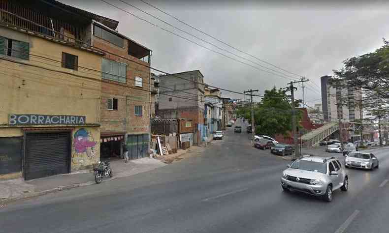Encontro entre a Rua Bolvia e Avenida Nossa Senhora do Carmo, local onde o jovem foi localizado cado j agonizando(foto: Google Street View/Reproduo)