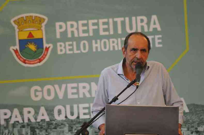 Kalil adiantou que, a partir desta sexta-feira, a populao de Belo Horizonte ser obrigada a usar mscaras(foto: Alexandre Guzanshe/EM/D.A Press)