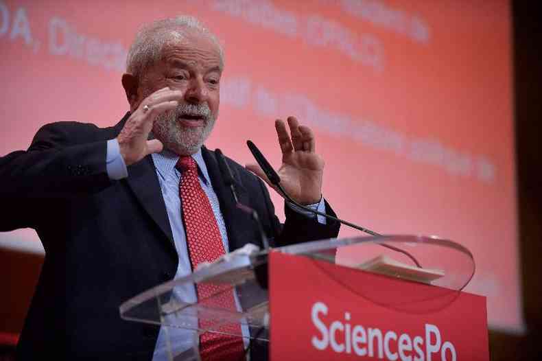 Lula durante palestra no Instituto de Estudos Polticos (Sciences Po), em Paris