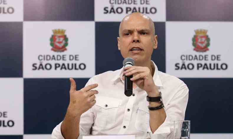 Segundo Bruno Covas, a cidade de So Paulo registrou nos ltimos sete dias uma reduo de 6,97% no nmero de internaes de casos suspeitos (foto: Rovena Rosa/Agncia Brasil)