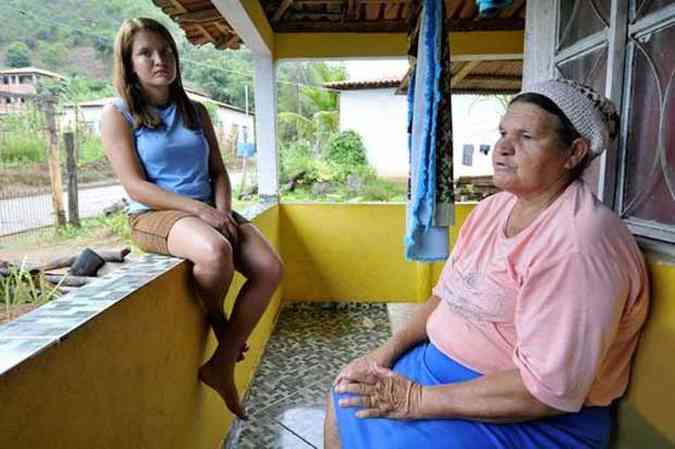 Marina Maia,  esquerda, vai se mudar para Governador Valadares. Com o salrio de domstica, pretende pagar um curso superior(foto: JUAREZ RODRIGUES/EM/D.A PRESS)