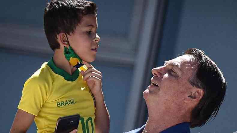 Bolsonaro ignorou abertamente os cuidados para frear a disseminao do coronavrus, como uso de mscara(foto: Getty Images)