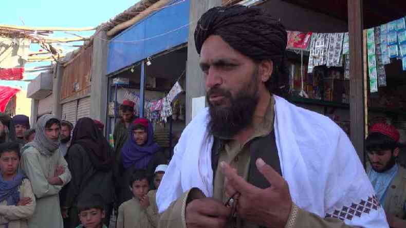 Haji Hekmat, indicado pelo Taleban para o distrito de Balkh, juntou-se ao grupo na dcada de 1990(foto: BBC)