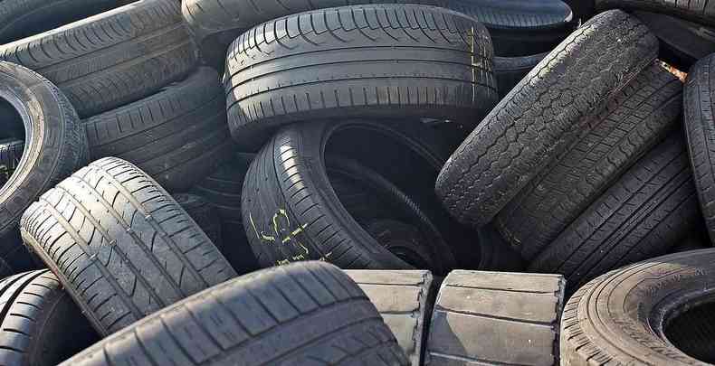 Pilha de pneus