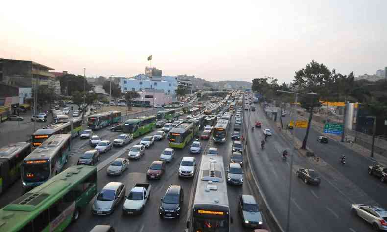 transito catico em bh