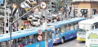 Esquina da Avenida Amazonas com Rua Tupis � outro exemplo do caos di�rio no tr�nsito. Expectativa da prefeitura � tirar 213 linhas e 640 �nibus do Hipercentro com o BRT(foto: MARCOS MICHELIN/EM/D.A PRESS)