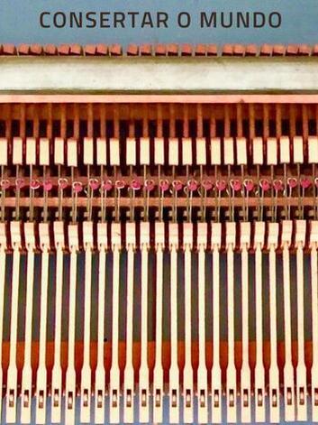 Foto do interior de um piano na capa do single Consertando o mundo