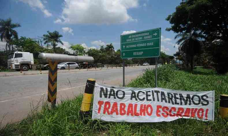 Faixa de protesto durante a greve dos tanqueiros de Minas Gerais, na semana passada