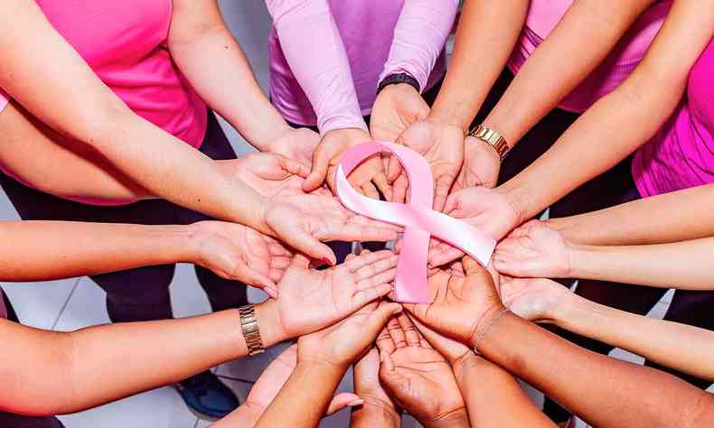 Campanha Outubro Rosa conscientiza mulheres sobre a importncia de prevenir o cncer de mama