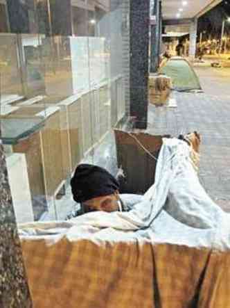 Em cabanas improvisadas, moradores de rua enfrentam frio e desamparo em BH(foto: Sidney Lopes/EM/D.A Press)