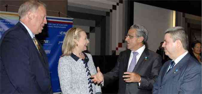 O encontro entre Anastasia e Hillary Clinton ocorreu na sede da CNI, em Braslia(foto: Miguel ngelo/CNI )