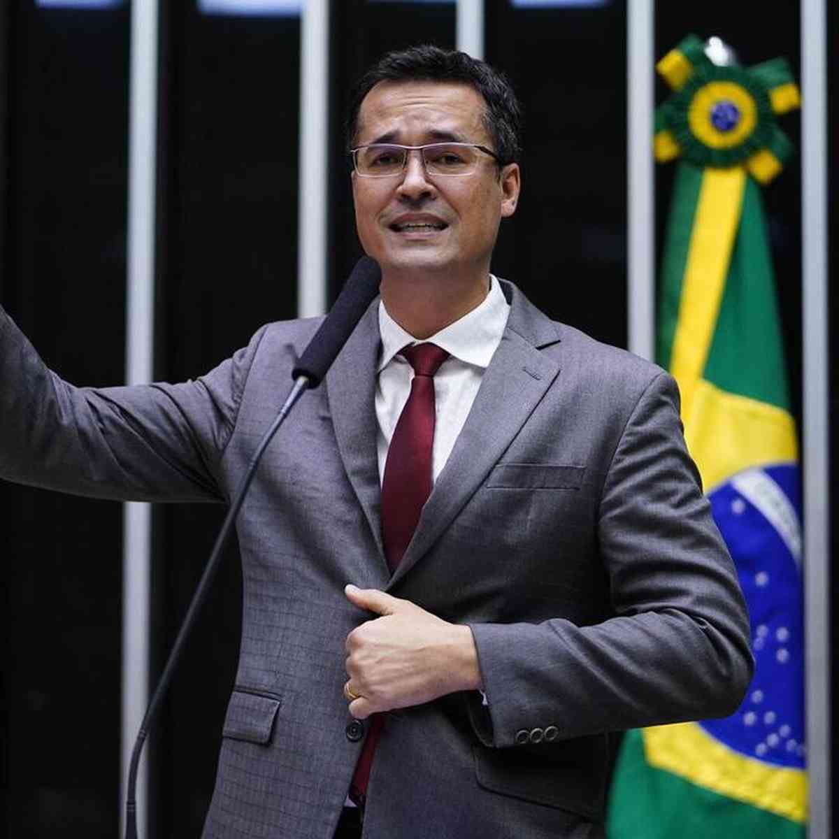 Análise jurídica da divulgação dos diálogos entre os procuradores da lava  jato e o então Juiz Federal Sérgio Moro, 