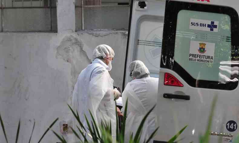 Movimento na portaria ala C, na Santa Casa em Belo Horizonte