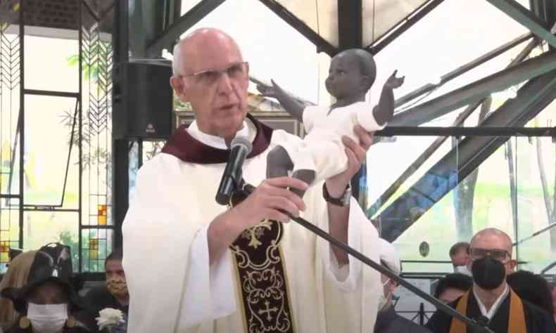 Padre Jlio Lancellotti durante missa na Universidade So Judas (unidade Mooca), em So Paulo