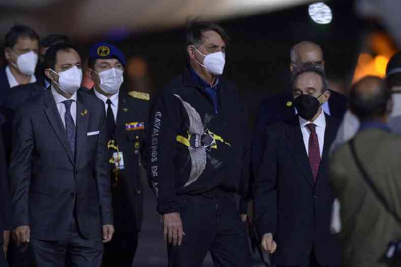 Bolsonaro chega ao aeroporto internacional de Quito, Equador, em 23 de maio de 2021 (Rodrigo Buendia / AFP)