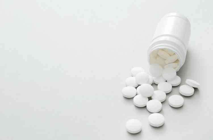 A aspirina  uma medicao inicialmente analgsica e antitrmica usada no mundo todo