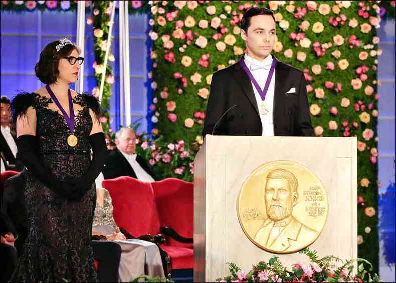 Sheldon (Jim Parsons) recebe o Nobel de fsica no ltimo episdio, que ser exibido hoje no Brasil(foto: Michael Yarish/divulgao)