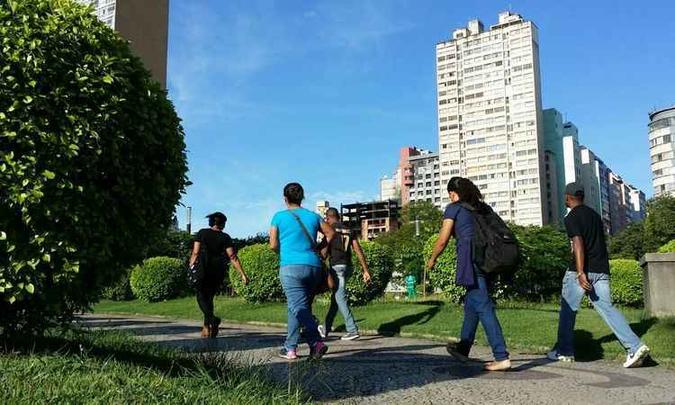 Temperaturas elevadas também representam uma queda na umidade relativa do ar (foto: Paulo Filgueiras: EM/D.A Press) Temperaturas elevadas também representam uma queda na umidade relativa do ar (foto: Paulo Filgueiras: EM/D.A Press)