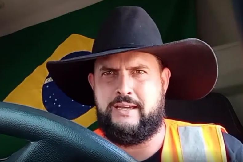Z Trovo, ao volante de caminho