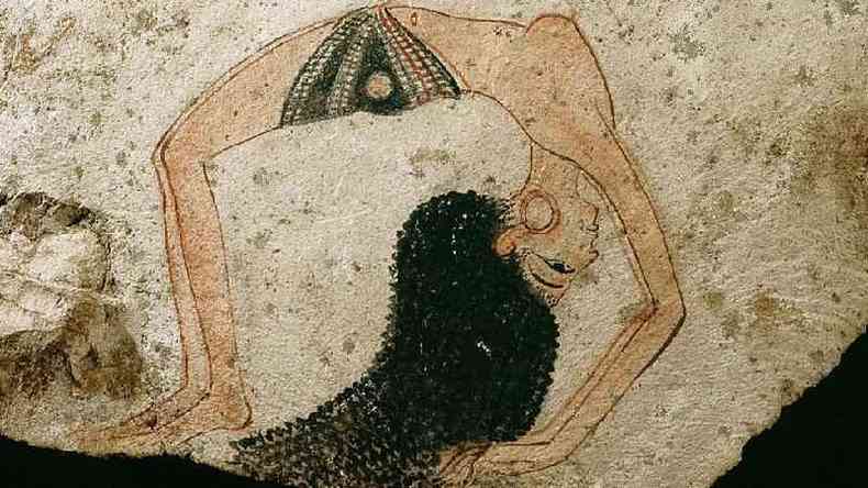 Uma danarina acrobtica faz pose sobre um um straco, fragmentos que os artistas usavam para fazer esboos ou grafites. Egito, 18 Dinastia do Antigo Egito, cerca de 1280 AC.