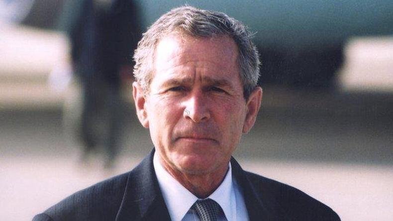 A popularidade do presidente George W. Bush aumentou depois dos atentados