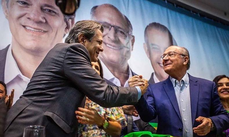 No evento de lançamento da candidatura de Haddad, Alckmin reforçou união da coligação com o PT(foto: Reprodução/Redes Sociais) Alckmin reforçou em evento de SP, que não teve presença de Lula, união da coligação. O ex-governador destacou que Bolsonaro tirou 'o Brasil do mapa do mundo e colocou no mapa da fome'