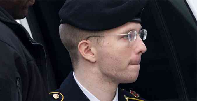 Bradley Manning quer passar por terapia hormonal e pede para ser tratado por Chelsea(foto: AFP PHOTO / Saul LOEB )