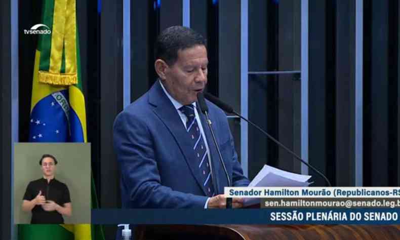 Hamilton Mouro na tribuna do Senado