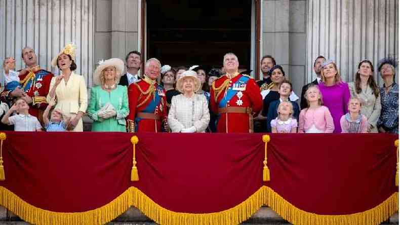 Em 2019, membros da famlia real comemoraram o aniversrio da rainha no Palcio de Buckingham(foto: PA Media)