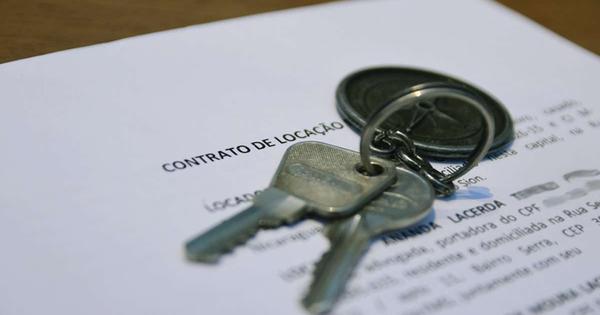  Homem que expôs inquilinos por dívida terá que indenizá-los em R$ 4 mil 