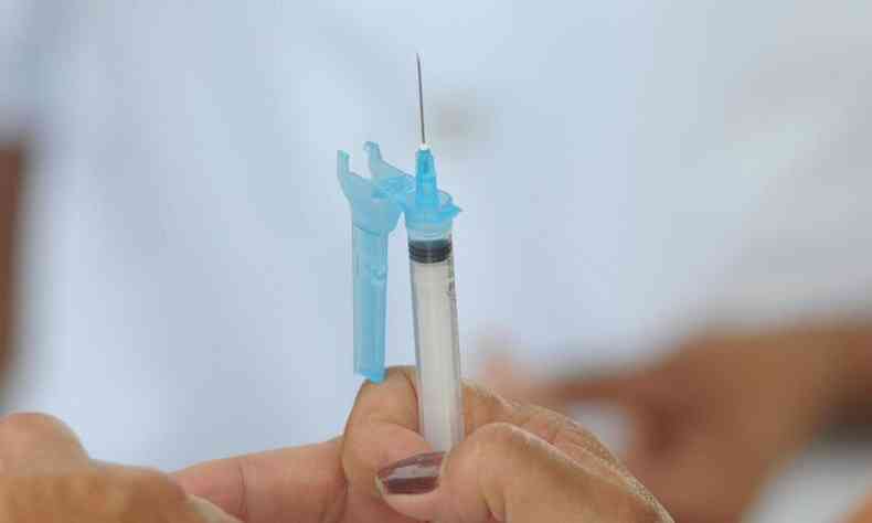 PBH vai vacinar pblico de at 18 anos at sbado (4). Confira cronograma (foto: Leandro Couri/EM/DA Press)