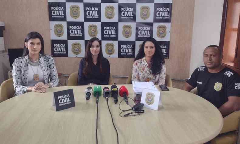 Coletiva da Polcia Civil sobre o caso de abuso: trs delegadas e um dos investigadores sentados  mesa