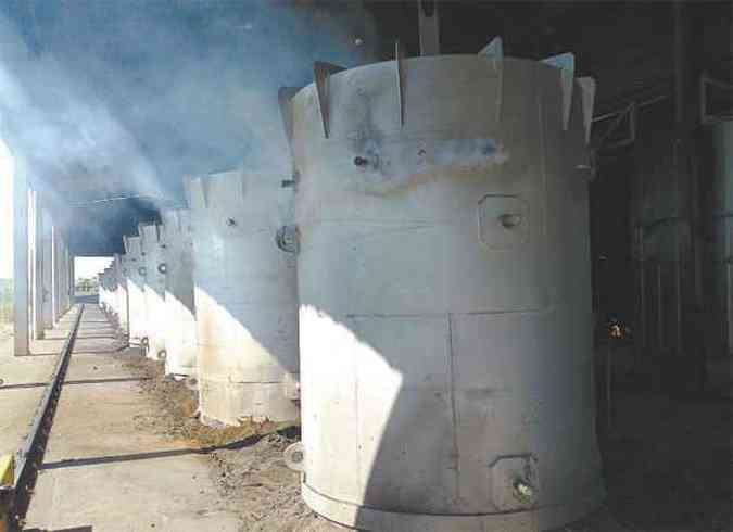 Ideia para minimizar efeitos nocivos da queima do carvo ao meio ambiente teve incio em 2001, em Minas e, futuramente, permitir a cogerao de energia(foto: JOS DILCIO ROCHA/DIVULGAO)