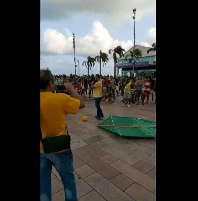 Apoiadores foram impedidos de levantar pipa em apoio a Bolsonaro