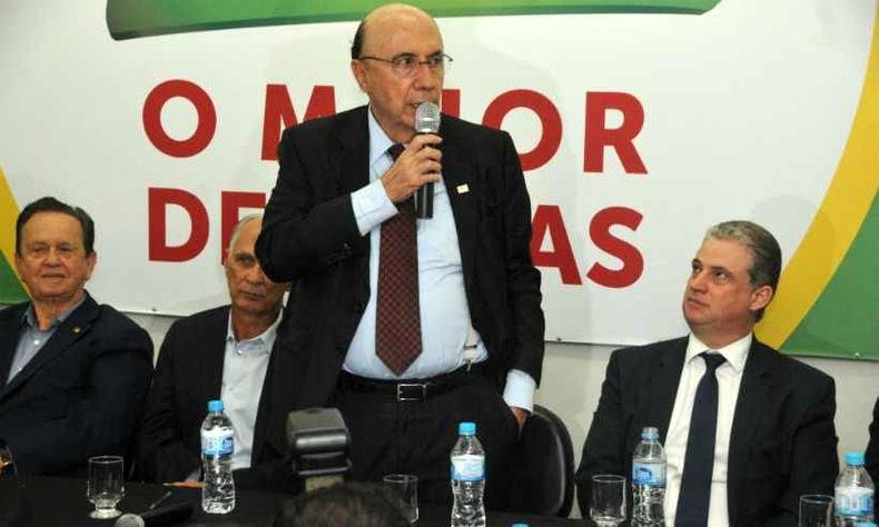 Henrique Meirelles (centro) visitar� o Mercado Central de Belo Horizonte ao lado de Adalclever Lopes (dir)(foto: Marcos Vieira/EM/D. A Press)