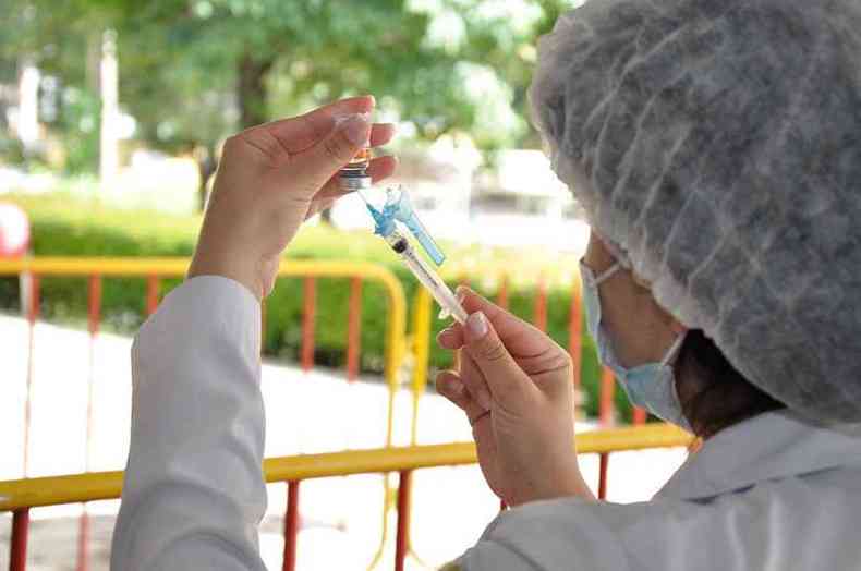 At sexta-feira (16/7), prefeitura espera ter vacinado a populao acima de 40 anos de idade(foto: Prefeitura de Contagem/Divulgao)