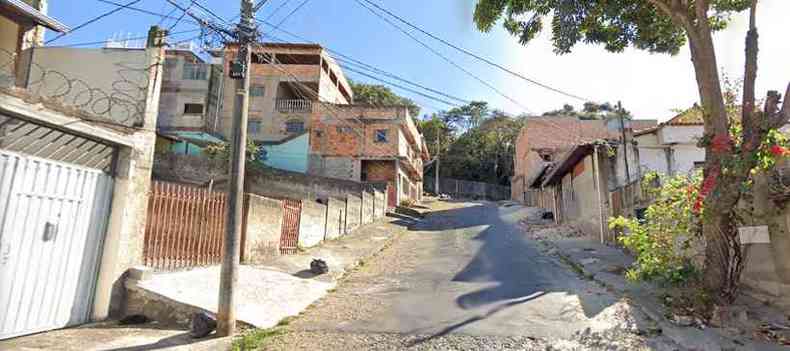 Rua Expedicionrio Sebastio Pires, onde o casal estava quando suspeito veio cobrar dvida(foto: Reproduo/Google StreetView)