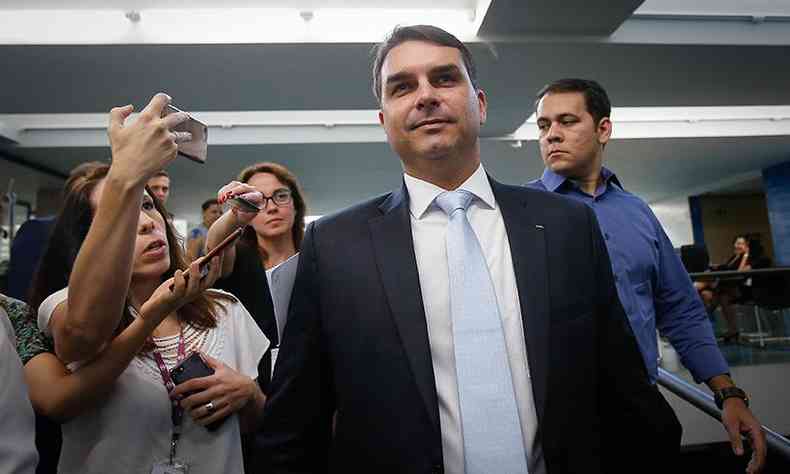 Senador Flvio Bolsonaro pediu apoio dos eleitores ao pai