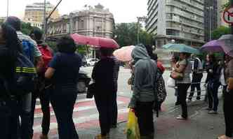 Sexta-feira comeou com chuva em diferentes pontos de Belo Horizonte(foto: Jair Amaral/EM/DA Press)