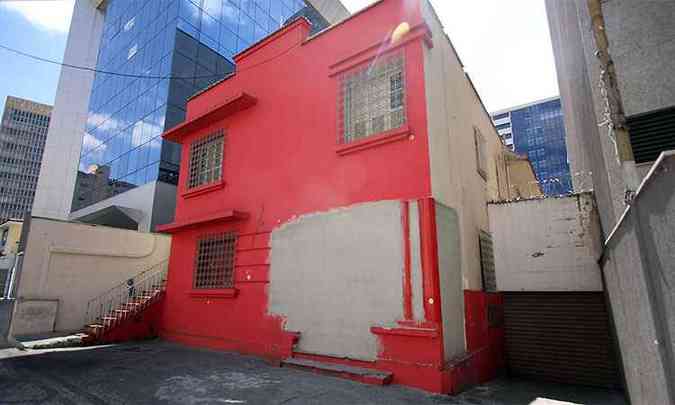 Casa vermelha, agora fechada: por falta de pagamento do aluguel, dono pediu reintegrao de posse (foto: Edsio Ferreira/EM/D.A Press)