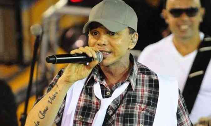 O cantor foi submetido a uma cirurgia que constatou pequenos tumores no fgado(foto: FRED PONTES / DIVULGAO)