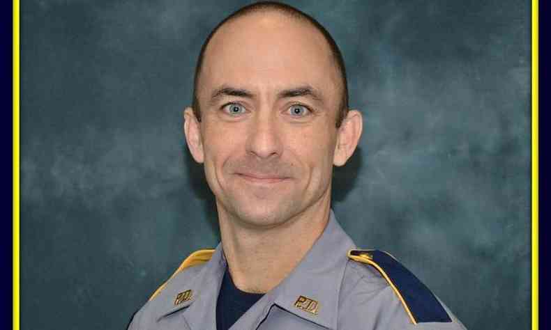 Matthew Gerald, morto no domingo, era um veterano do Exrcito que foi chefe da tripulao de um helicptero que realizou vrias misses no Iraque (foto: AFP PHOTO / Baton Rouge Police Department)