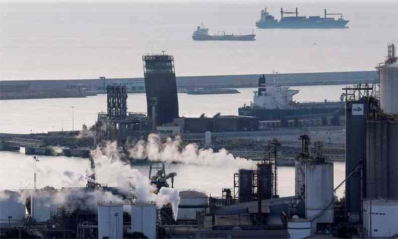 Porto de Barcelona, onde a polcia apreendeu a cocana em navio brasileiro(foto: Pau Barrena/AFP)