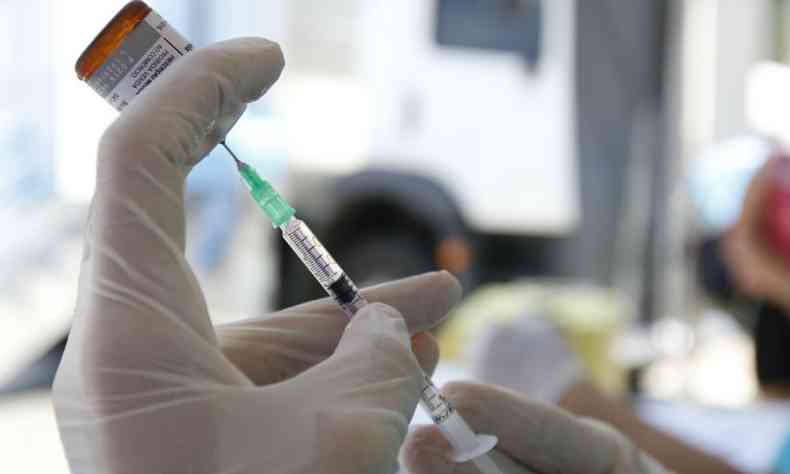 Vacina ser testada por trs meses no Brasil(foto: Tnia Rgo/Agncia Brasil)